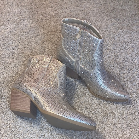 Soda Shoes - NEW Women’s Gold Sparkly Rhinestone Cowgirl Zip Ankle Boots with Heel Size 8